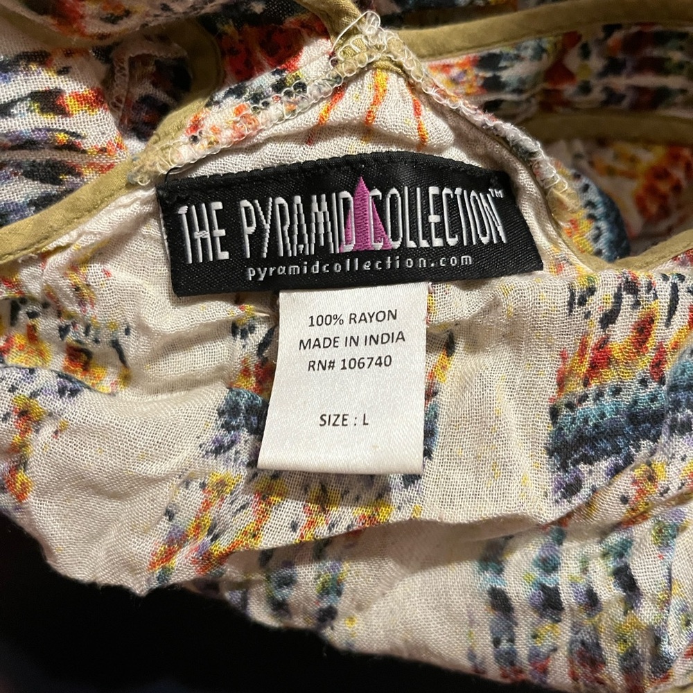 The Pyramid Collection Large Multicolor Patterned Camisole - Picture 2 of 4